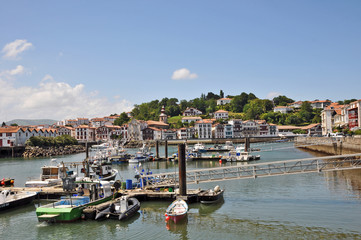 Fototapeta na wymiar Saint Jean de Luz, Kraj Basków Francji - Granatowy