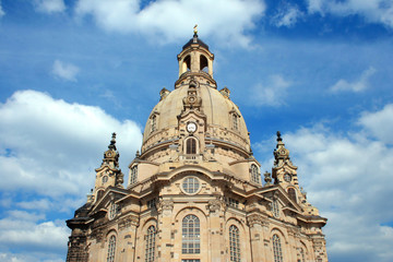 Fototapeta na wymiar Dresdener Frauenkirche