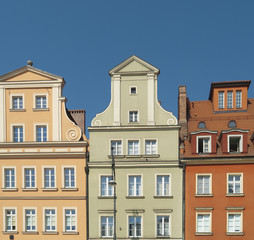Fototapeta na wymiar Kolorowe średniowiecznych domów, Wrocław, Polska