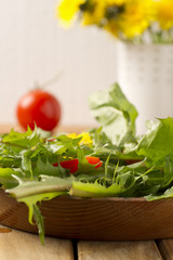 Salat aus Löwenzahn