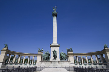 Fototapeta na wymiar monumento del millennio, budapest