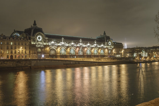 Fototapeta Musée d'Orsay à Paris la nuit