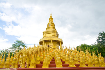 Fototapeta premium Top five hundred pagodas at beautiful in the Wat pasawangboon