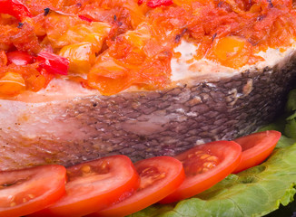 Fried salmon with grilled vegetable and lemon