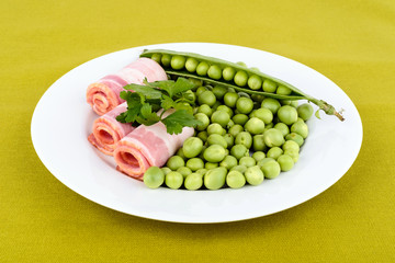 Fresh peas and ham rolls.