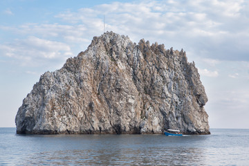 Fototapeta na wymiar rock island in the sea