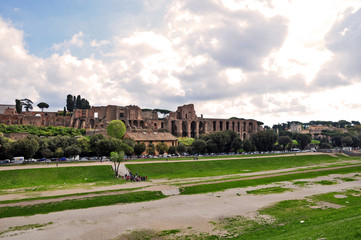 Fototapeta na wymiar Rzym, Circus Maximus i Palatynu