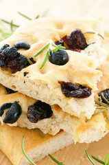 Focaccia mit Oliven