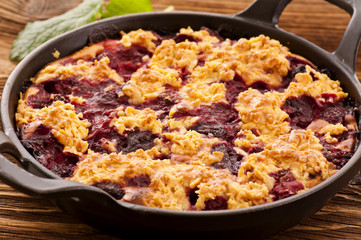 crumble mit Kirschen