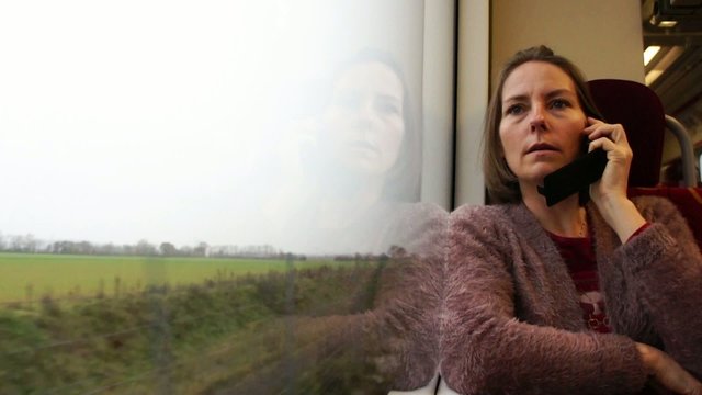 t&eacute;l&eacute;phoner dans les transports en commun