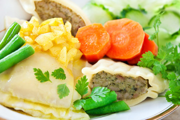 Maultaschen -  Gemüse - Zwiebeln