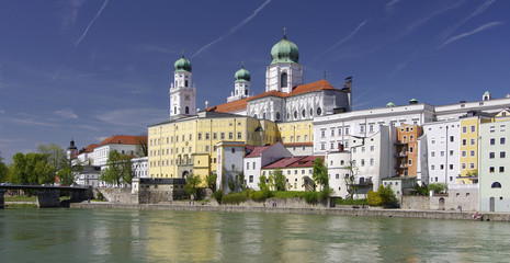 Fototapeta na wymiar Der Dom zu Passau