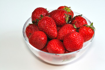 Fresh strawberries in bowl