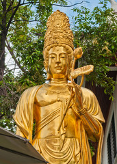 Gold Kuan Im U Lai, chinese god © tomgigabite