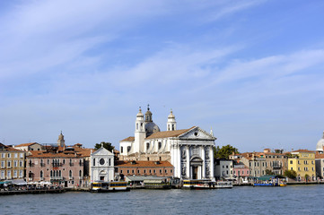 Fototapeta na wymiar Venise depuis la canal de la Guidecca