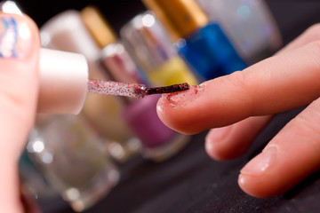 Polishing fingernails