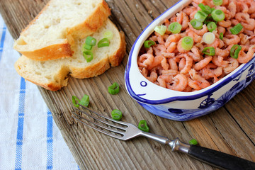 Nordseekrabben mit Weißbrot