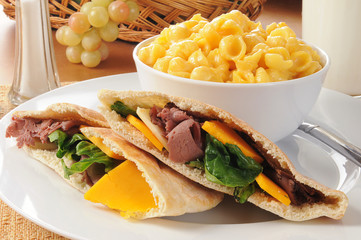 Roast beef pita sandwich
