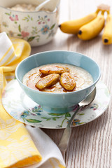 Porridge with bananas
