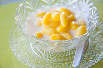 Traditional Chinese dessert cooked with bean curd skin