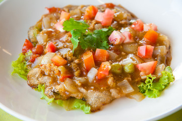 Wide Noodles in a Creamy Sauce : Guaitiao Rad Na