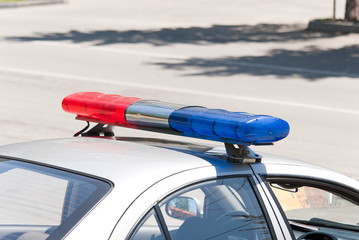 Специальный сигнал на крыше полицейской машины