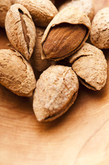 Sweet almonds with kernel