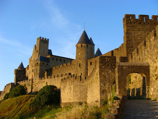 Fototapeta na wymiar Zamek Carcassonne o zachodzie słońca