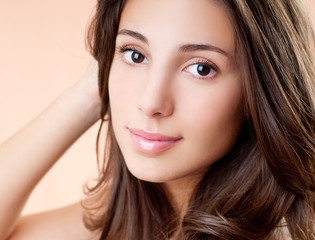Naklejka premium piękna brunetka