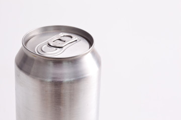 Closed aluminium can