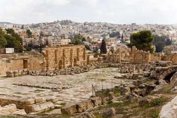 the ruins of ancient jerash in jordan