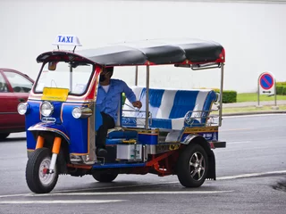 Zelfklevend Fotobehang Tuk-tuk, Thailand taxi © Photogrape
