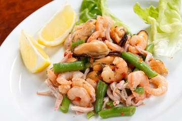 salad with shrimps