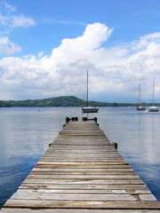 Obraz premium Pier to the lake