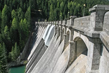 Fotobehang Dam stuwdam voor elektriciteitsopwekking met clean