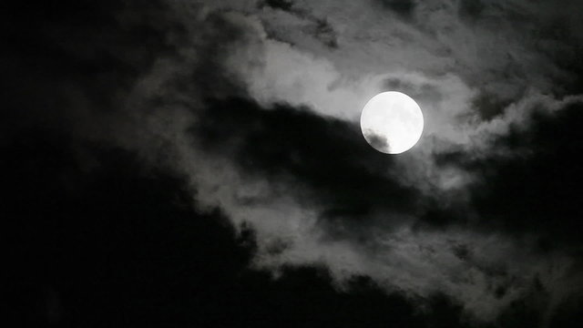 Full moon and clouds timelapse