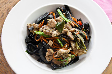 Black spaghetti stir