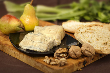 gorgonzola, per e noci