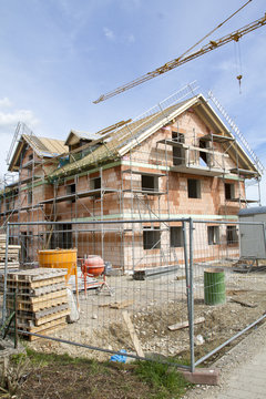 Baustelle eines Mehrfamilienhauses, Bayern