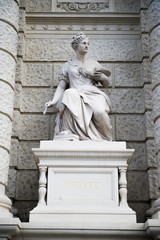 Fototapeta na wymiar The Museum of art history facade sculpture in Vienna