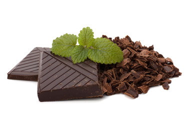Chocolate bars and mint leaf