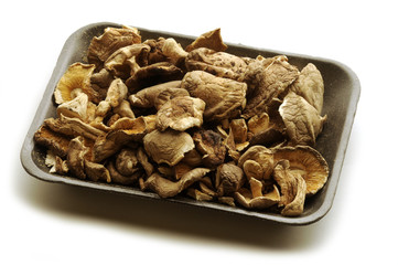 Funghi secchi Dried mushrooms 干香菇
