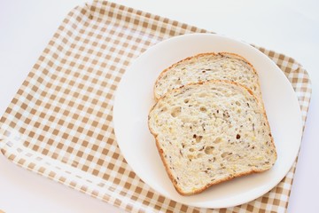 リンシードと大豆の食パン