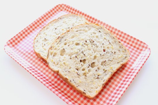 大豆とリンシードの食パン