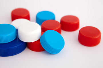 Tapones de plástico de varios colores