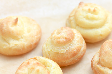 シュークリーム（焼き上がり）
