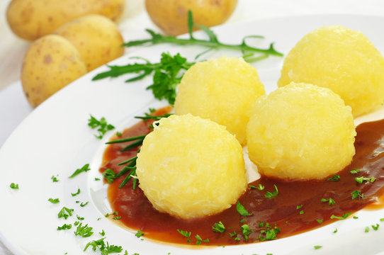 Kl&ouml;&szlig;e