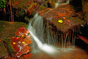 Fototapeta na wymiar Nice waterfall in autumn