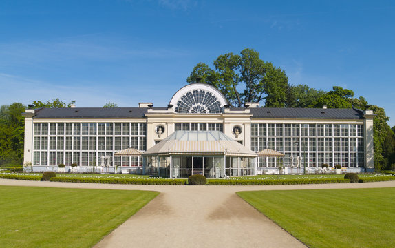Fototapeta old orangery in Lazenki park, Warsaw, Poland