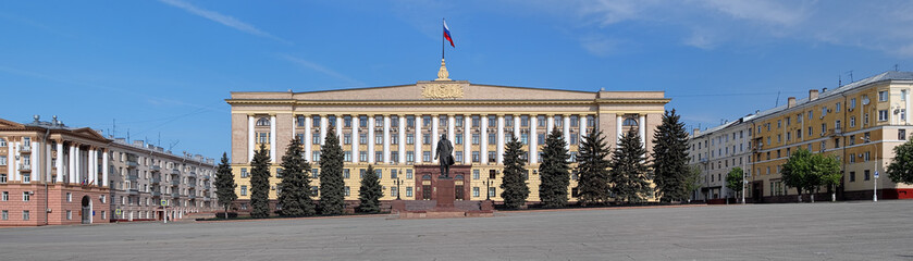 Fototapeta na wymiar Panorama Placu Katedralnym w Lipetsk